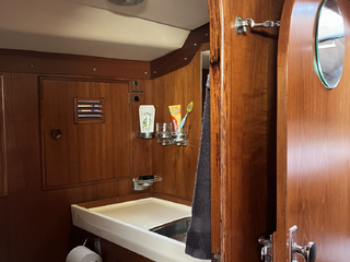 Swan 39