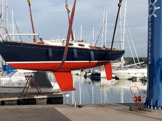 Alerion Express 28