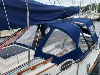 Alerion Express 28