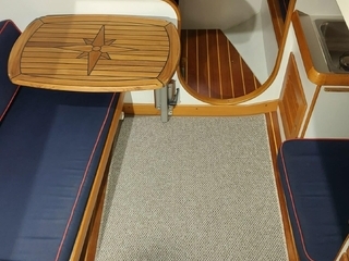 Alerion Express 28