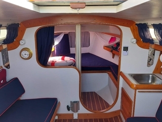 Alerion Express 28