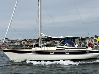 Hallberg-Rassy 352