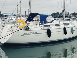 Bavaria 38 Holiday -09