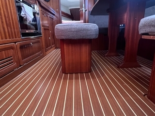 Bavaria 37