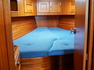 Hallberg-Rassy 37 -08