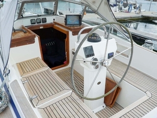 Hallberg-Rassy 37 -08