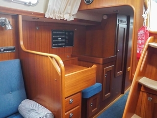 Hallberg-Rassy 37 -08