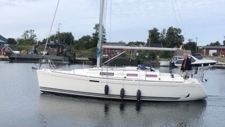 Dufour 325