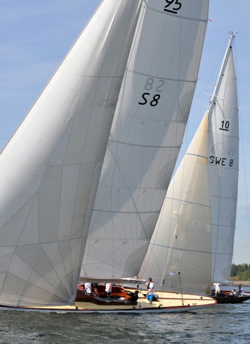 Sk 95 Britt-Marie med 10 mR Itaka tätt efter.