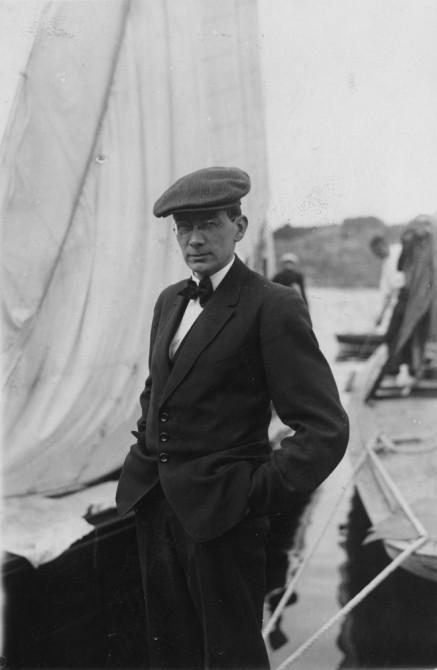 Eleganten Erik Salander, skådespelare, civilingenjör, konstruktör, författare och fotograf. Foto Bertil Norberg, Sjöhistoriska
