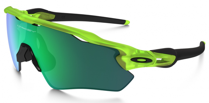 Solglasögon för kidzen från Oakley.